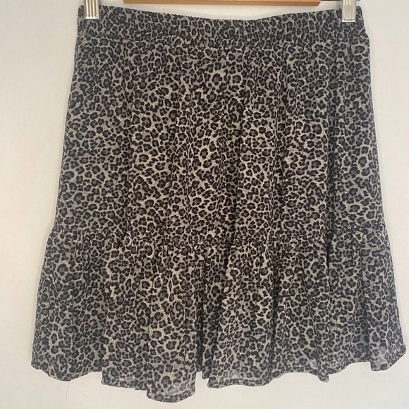 NWT Michael Michael Kors Savannah Cheetah Print Gray Mini Skirt; Size XS NEW - Picture 3 of 5